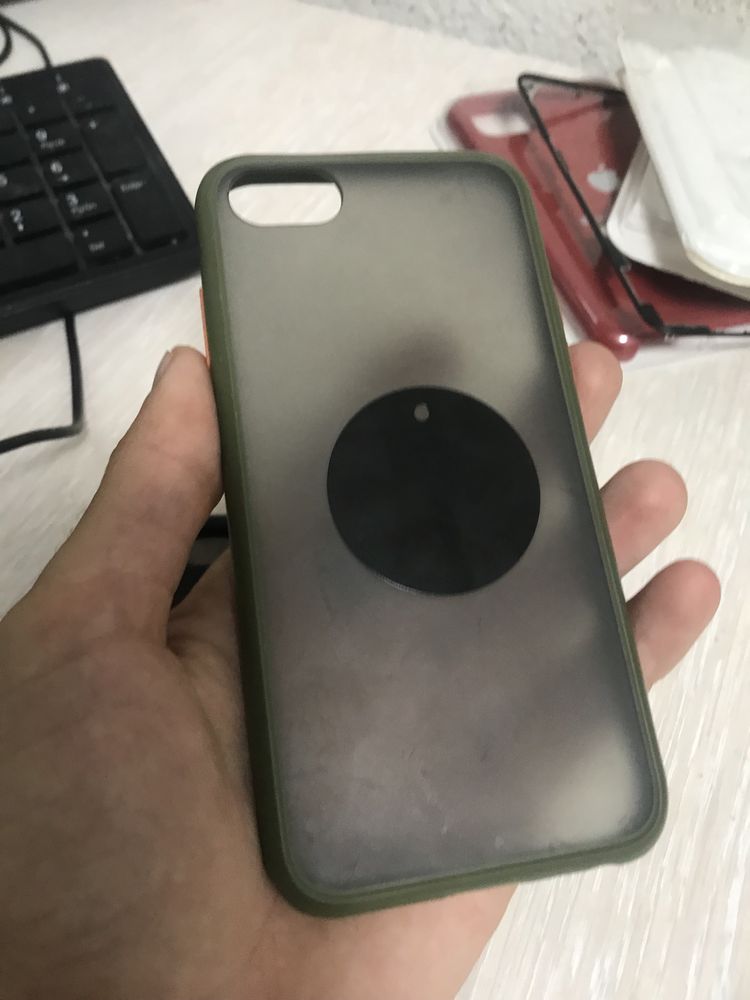 Продам чехли на Iphone 7 та 8