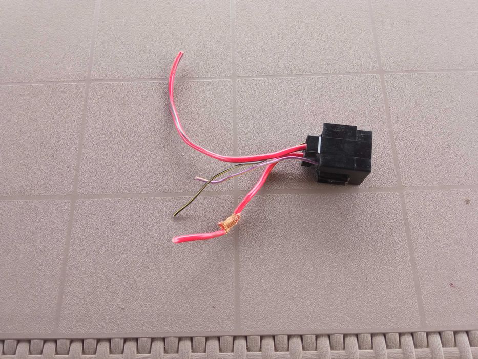 Роз’єм 96FG 14A481 HB реле свічок накала 93BG-14N089-C1B 12V 70A 4pin