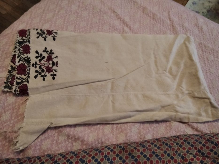 Вишивка ручної роботи