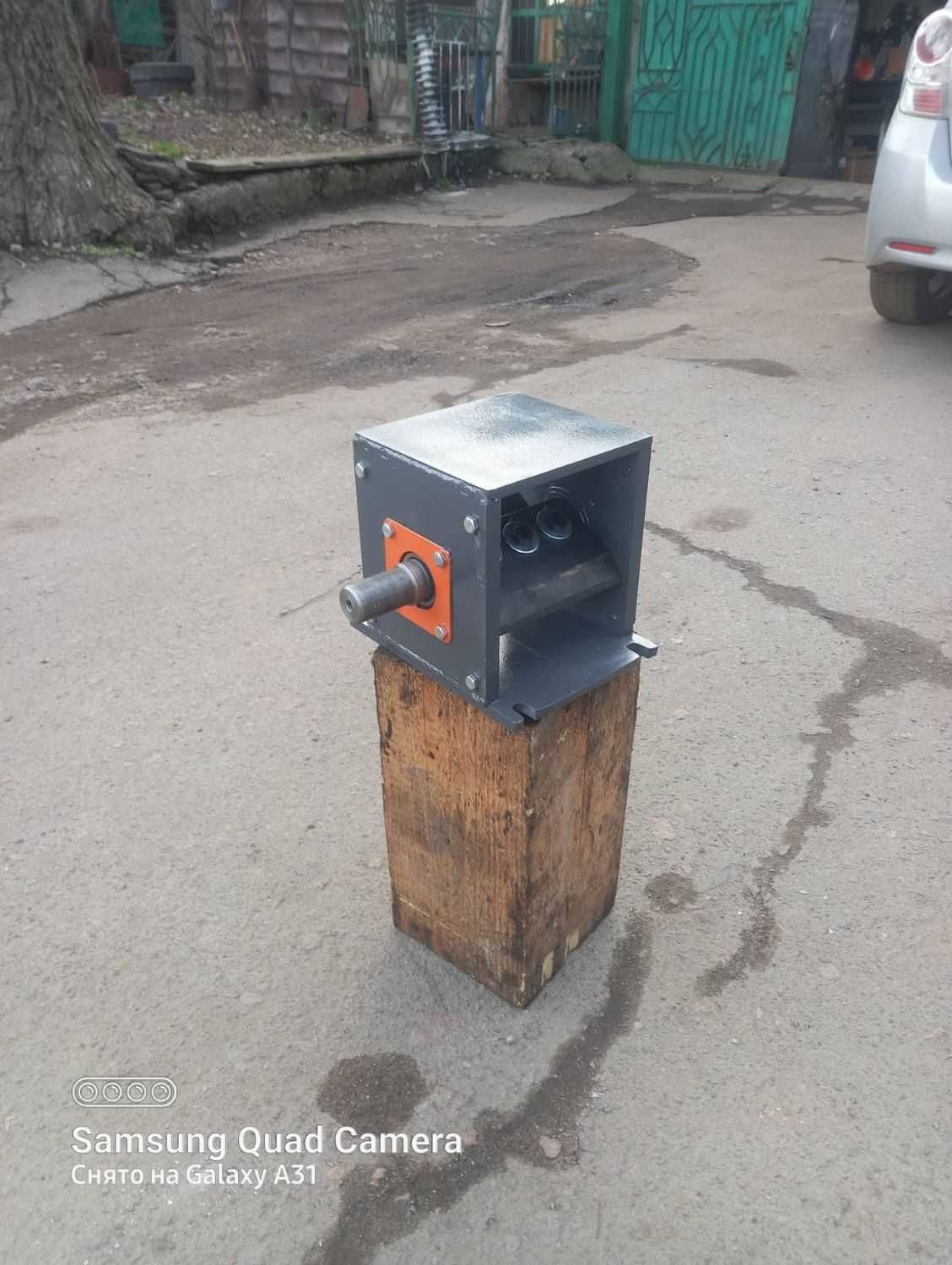 Подрібнювіач гілок,гілкоруб(гіл50-60мм)З ДВИГУНАМИ/під трактор на рамі