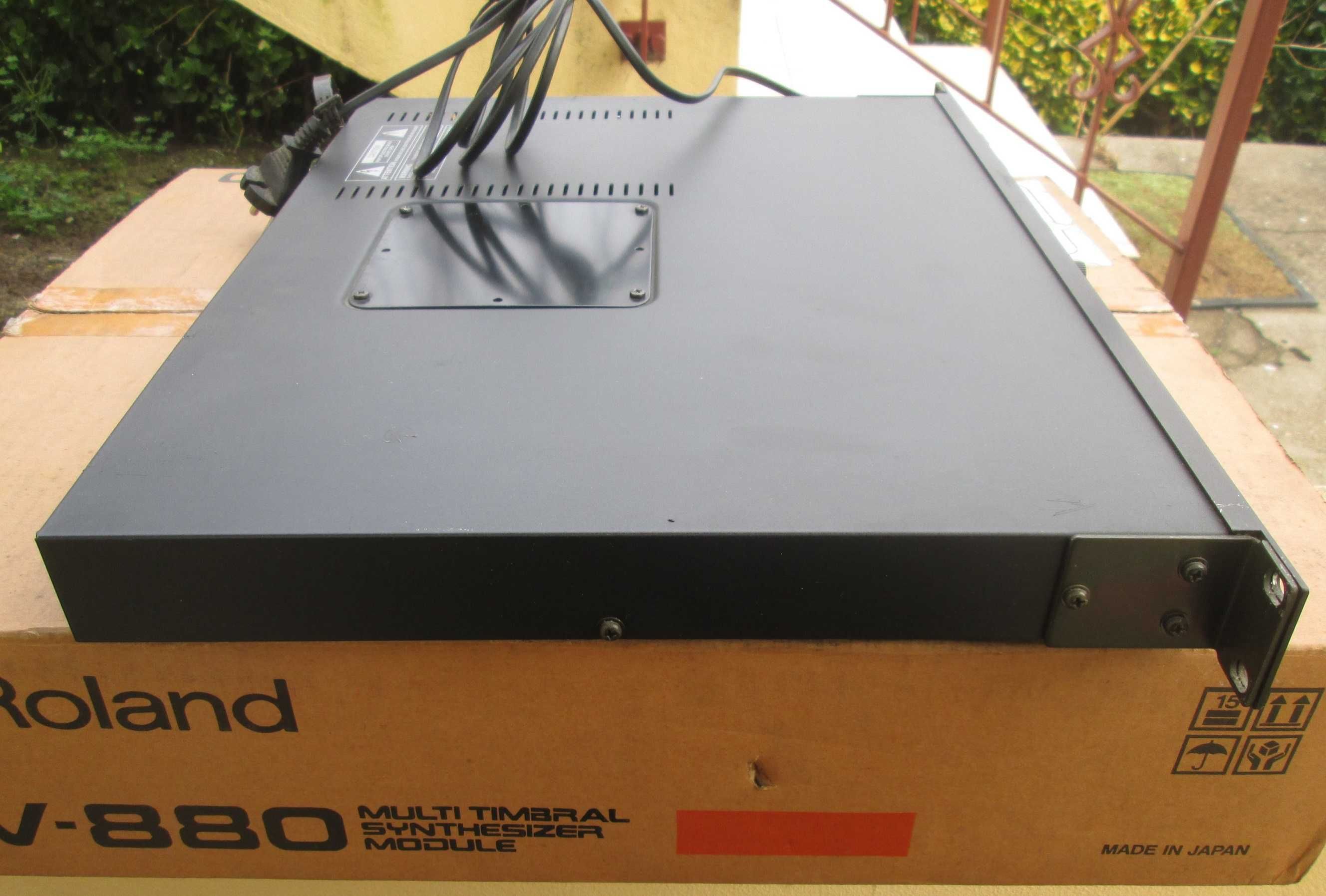 Roland JV-880 módulo sintetizador