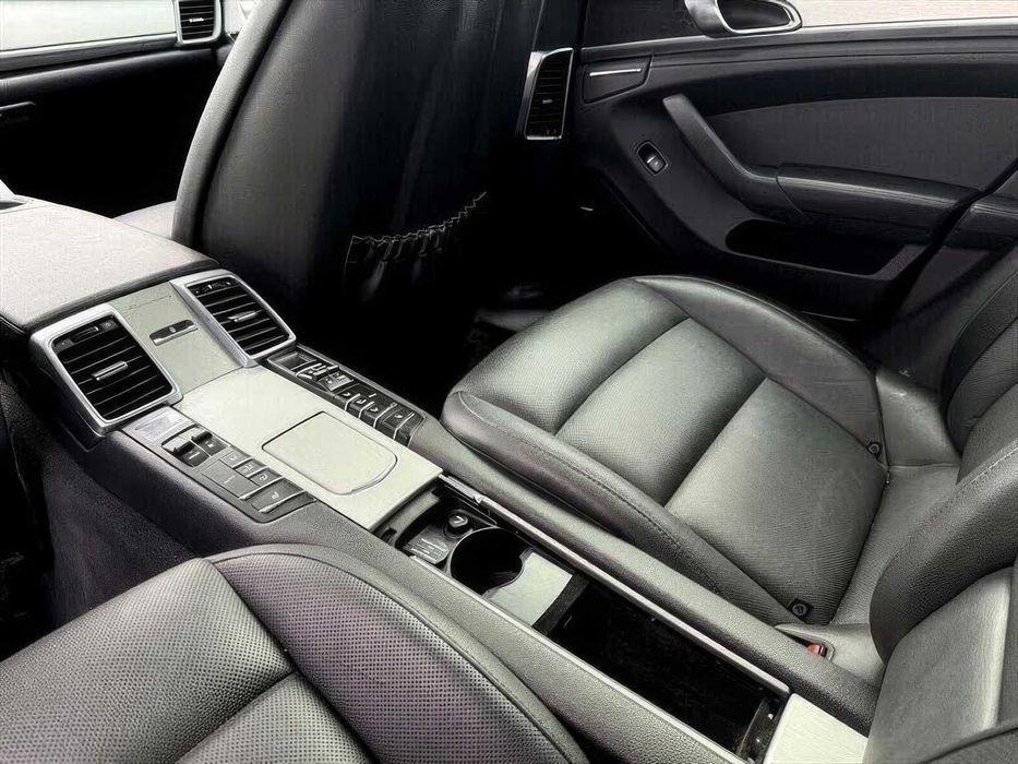 Porsche Panamera      2014
