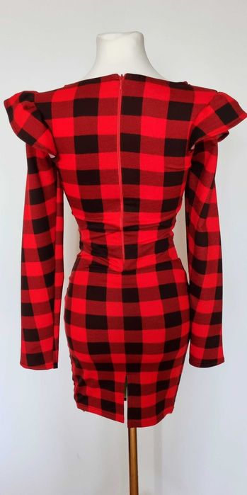 Sukienka ołówkowa w KRATKĘ czerwona z FALBANKAMI na ŚWIĘTA