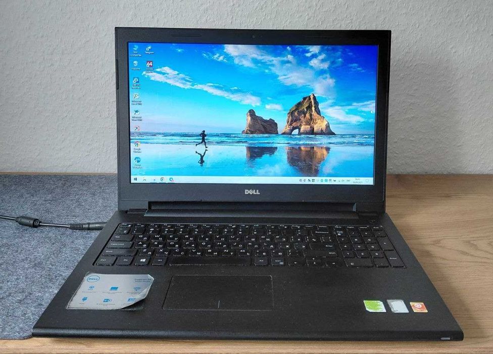 Продам Dell Inspiron 15 3000 series. Нова батарея, відмінний стан!