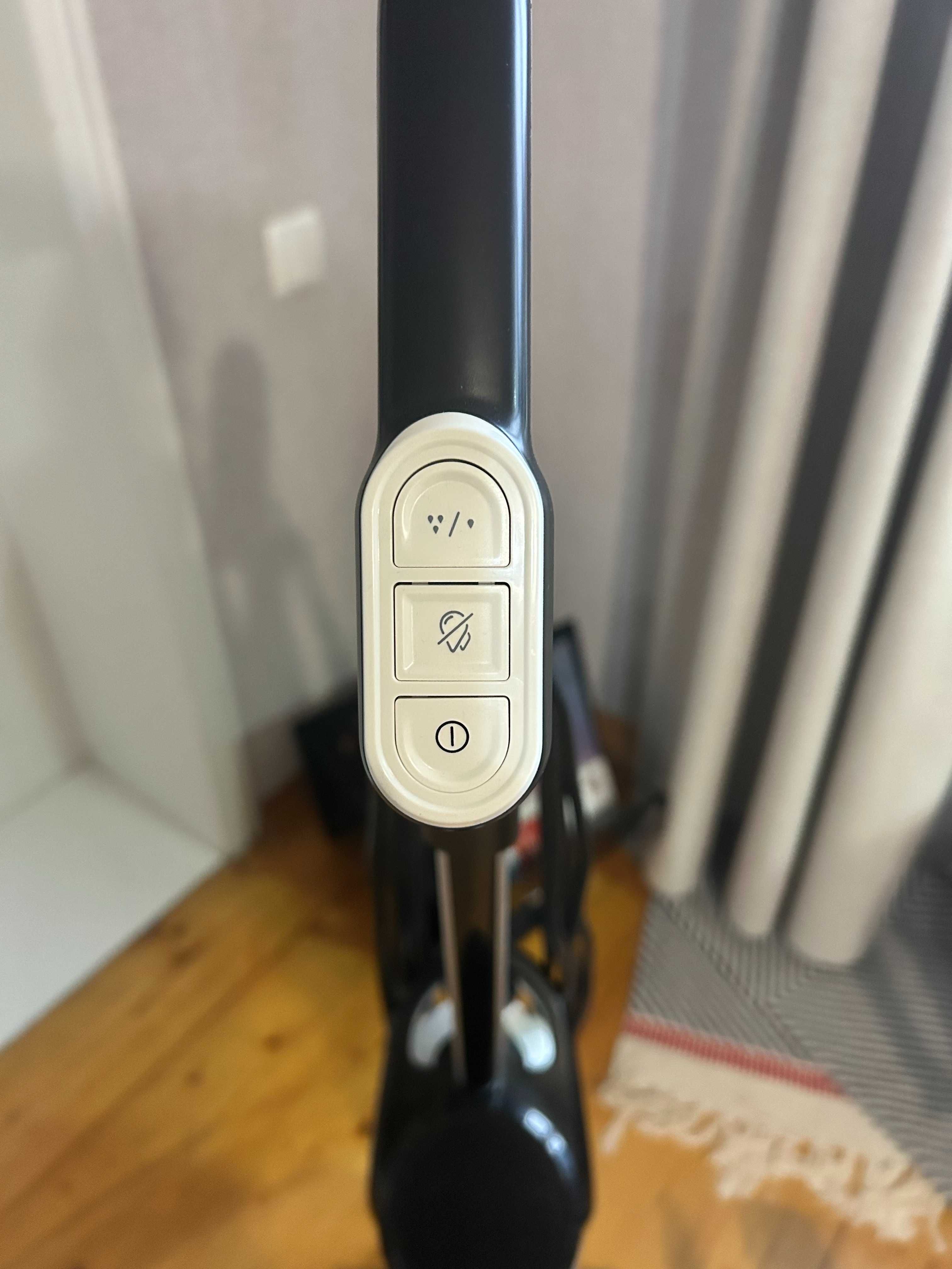 Пилосос вертикал бездротовий безмішковий вологе/сухе Grundig vcw4270l