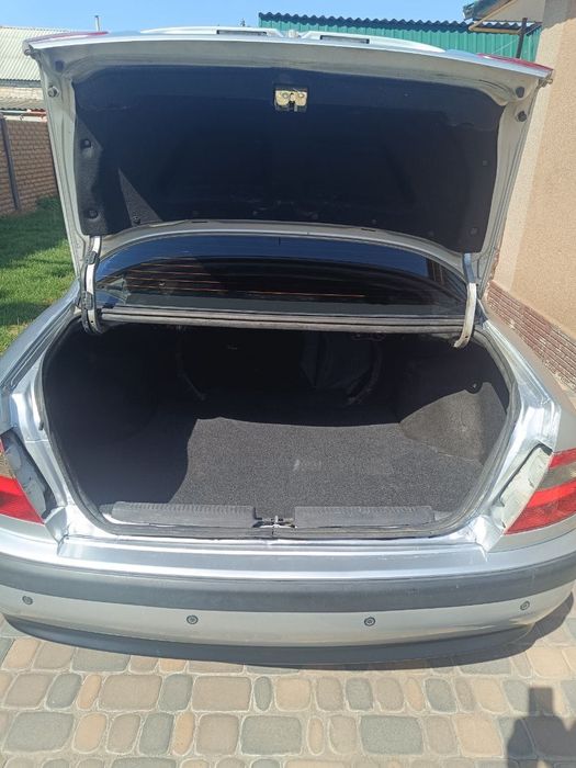 Продам авто mitsubisi carisma.Можливий обмін.