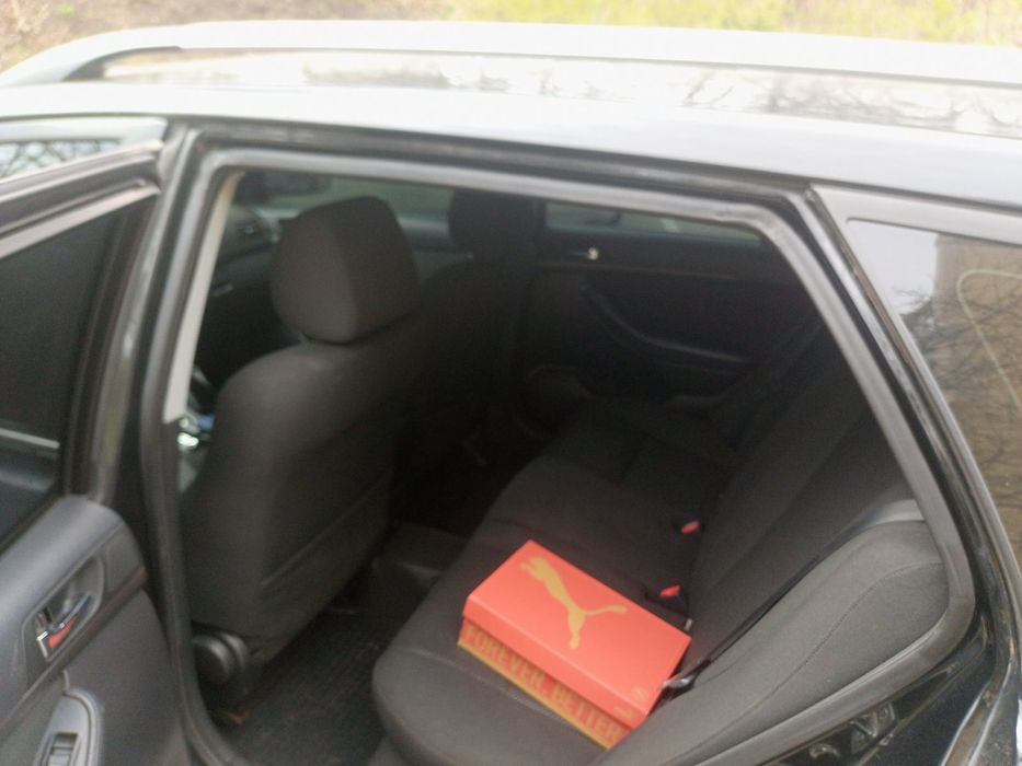 Тойота Авенсіс універсал 4800$