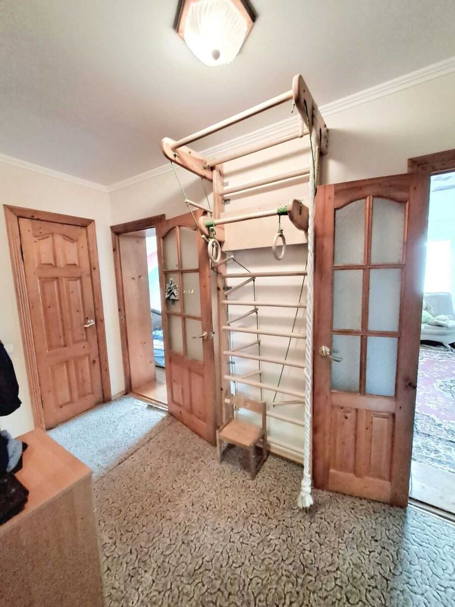 Продам 3-и к/к 76 м2 в елітному будинку з закритим двором в центрі..