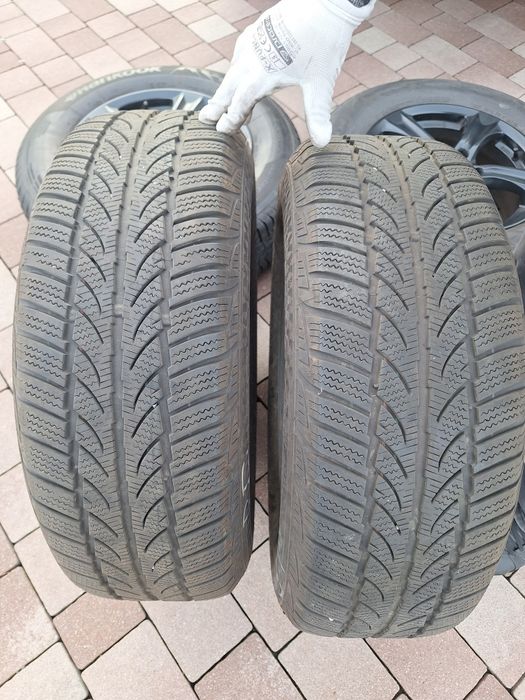 Felgi aluminiowe 16 z oponami zimowymi Hyunday