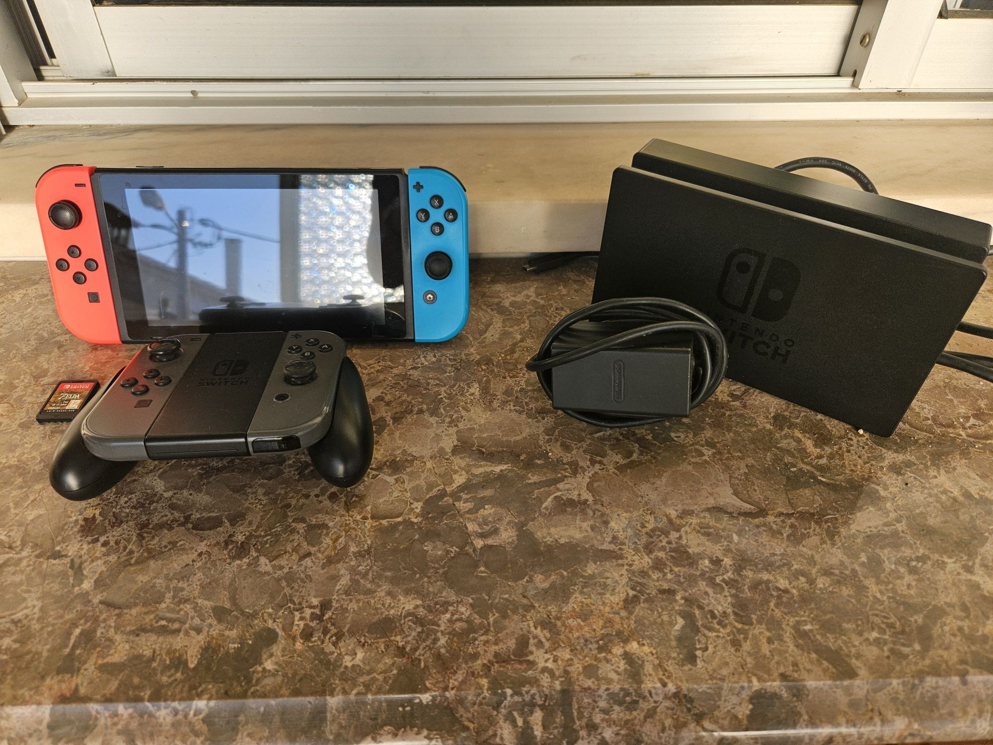 Nintendo Switch v1 + Acessórios + Zenda Breath of the Wild (cartucho)