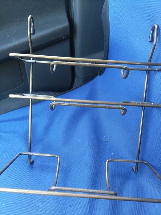 Dwa metalowe ciężkie przyborniki kuchenne do zawieszenia