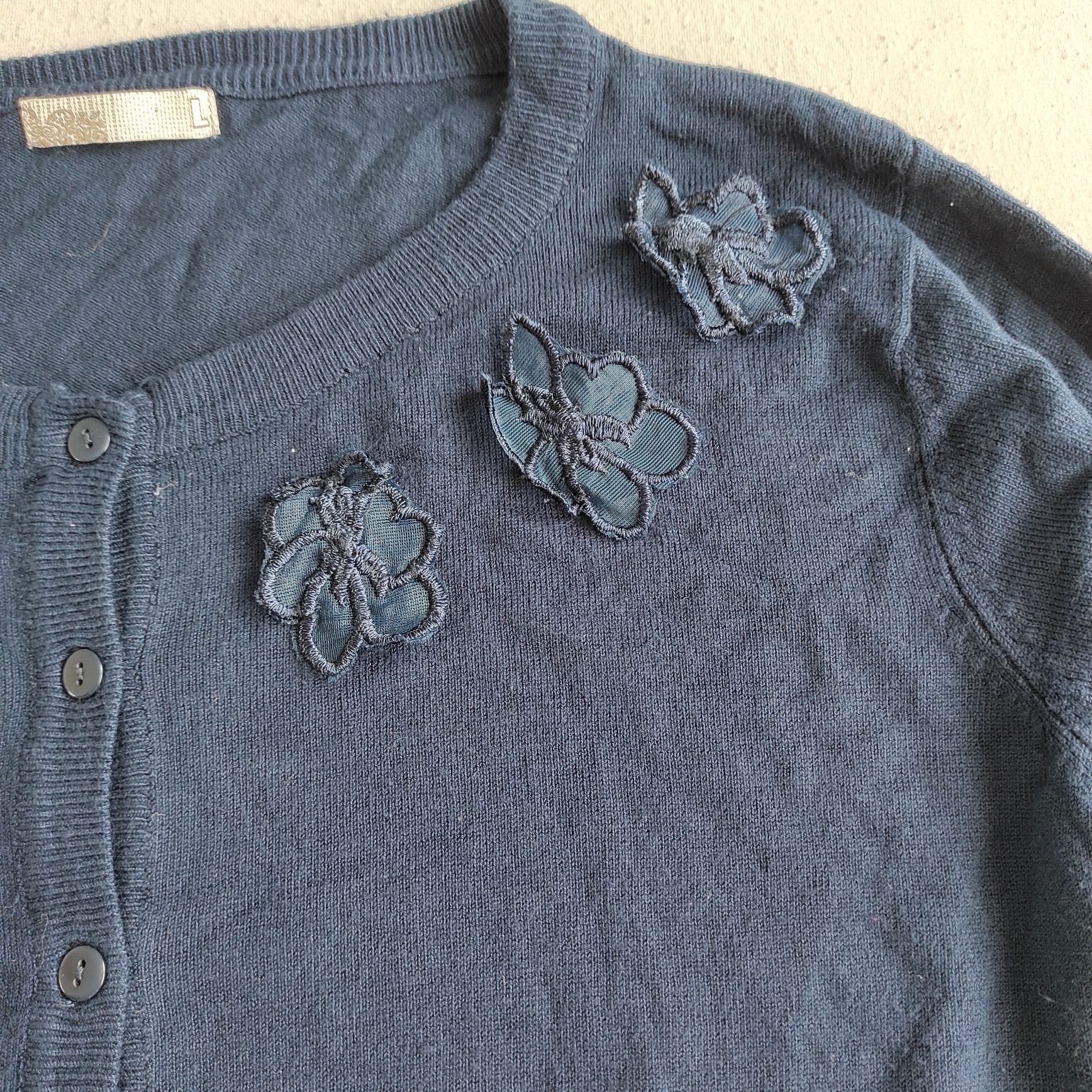 Elegancki granatowy sweter rozpinany