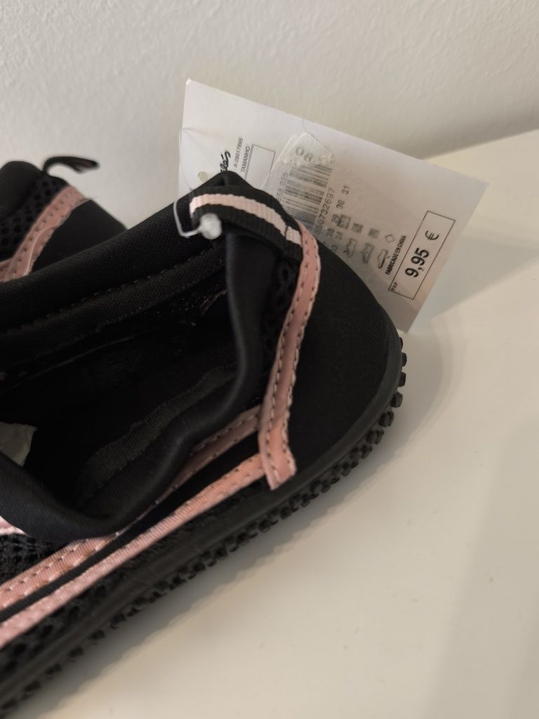 Sapatos de Água Novos da Boomerang