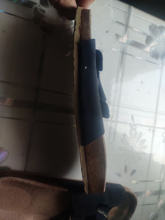 Шльопанці на корковій підошві