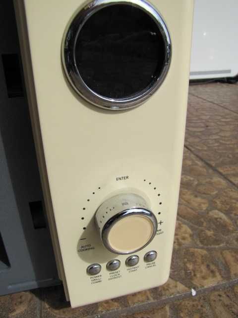 Fine Dinesty Kuchenka mikrofalowa mikrofalówka retro kremowa Klarstein