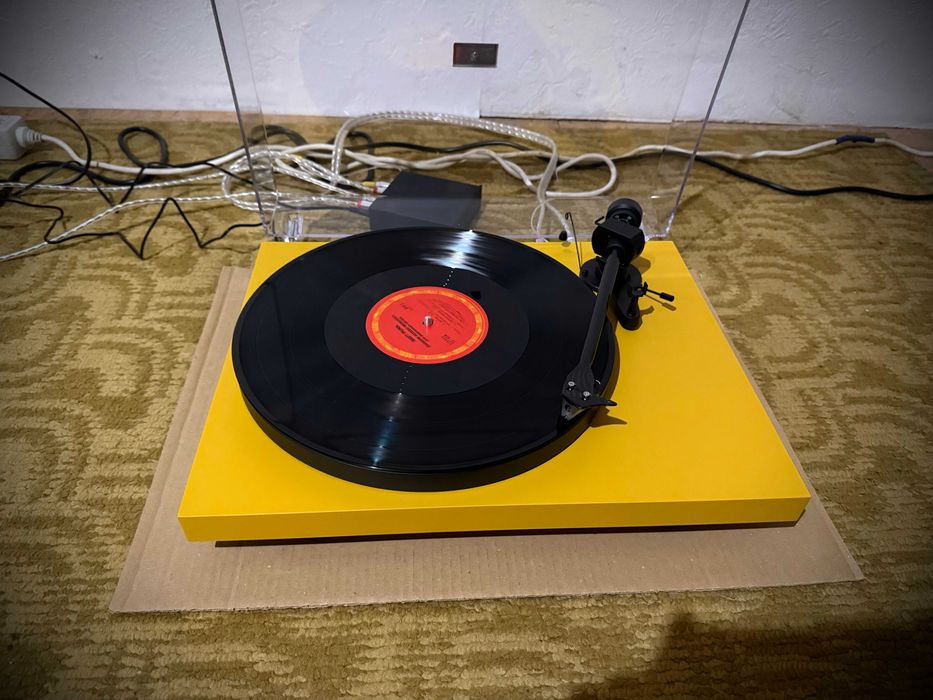 Програвач вiнiлу Pro-Ject Debut EVO 2 Pick It MM EVO Golden Yellow