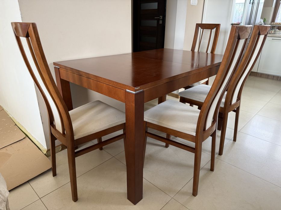 Stół i 4 krzesła Paged