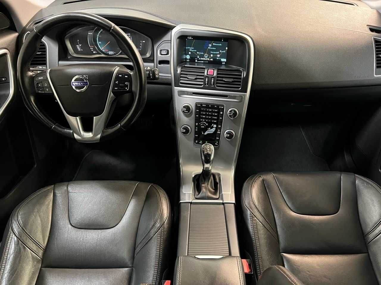 Продаю автомобіль Volvo XC60 Dynamic 2017