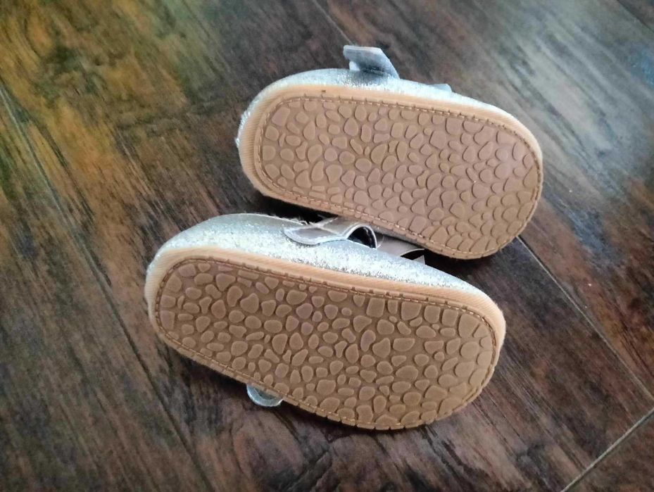 śliczne buciki niechodki srebrne dziewczynka