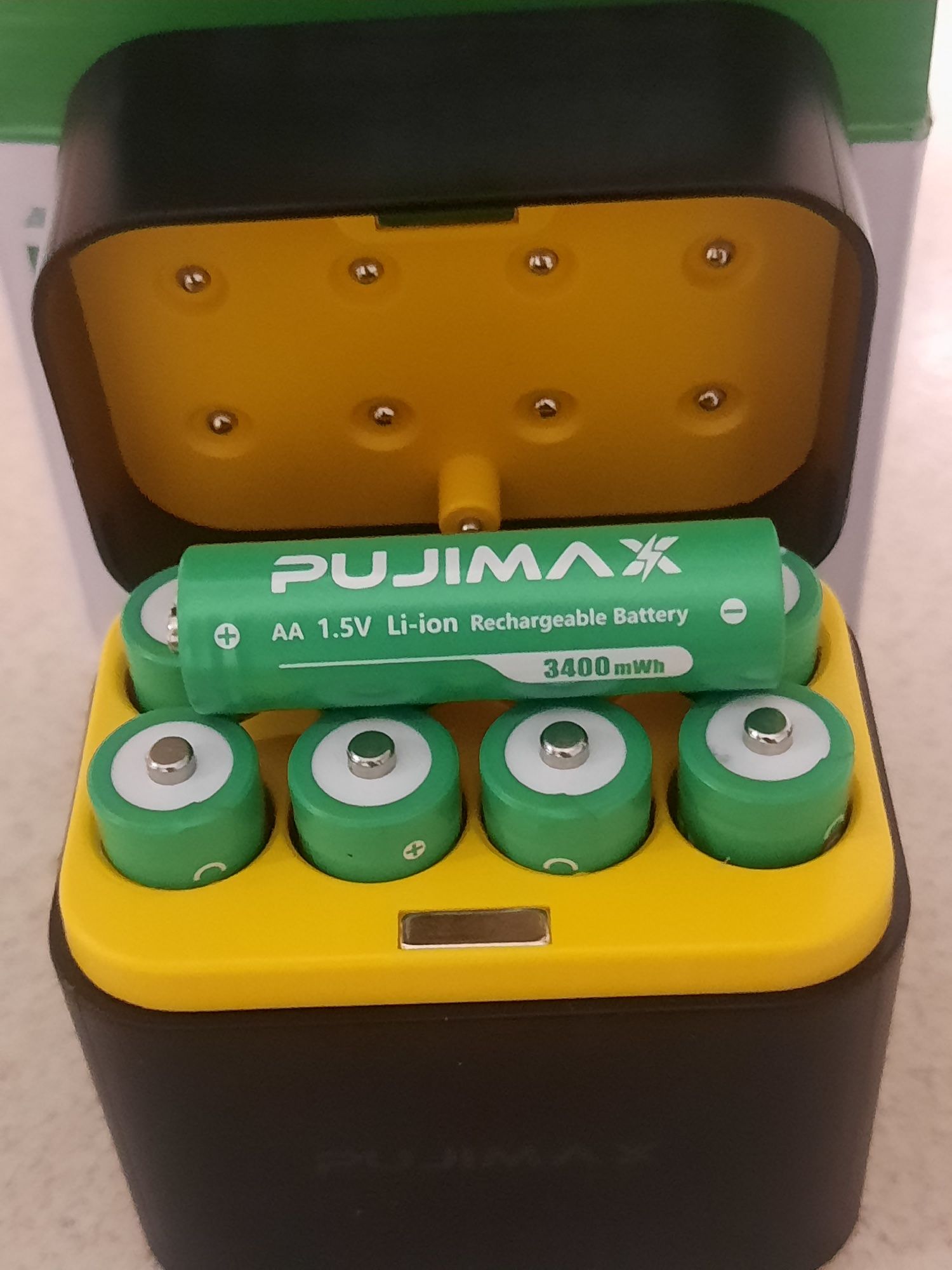 Батарейки акумуляторні AA 1.5v Li-ion 8шт.  +футляр зарядка