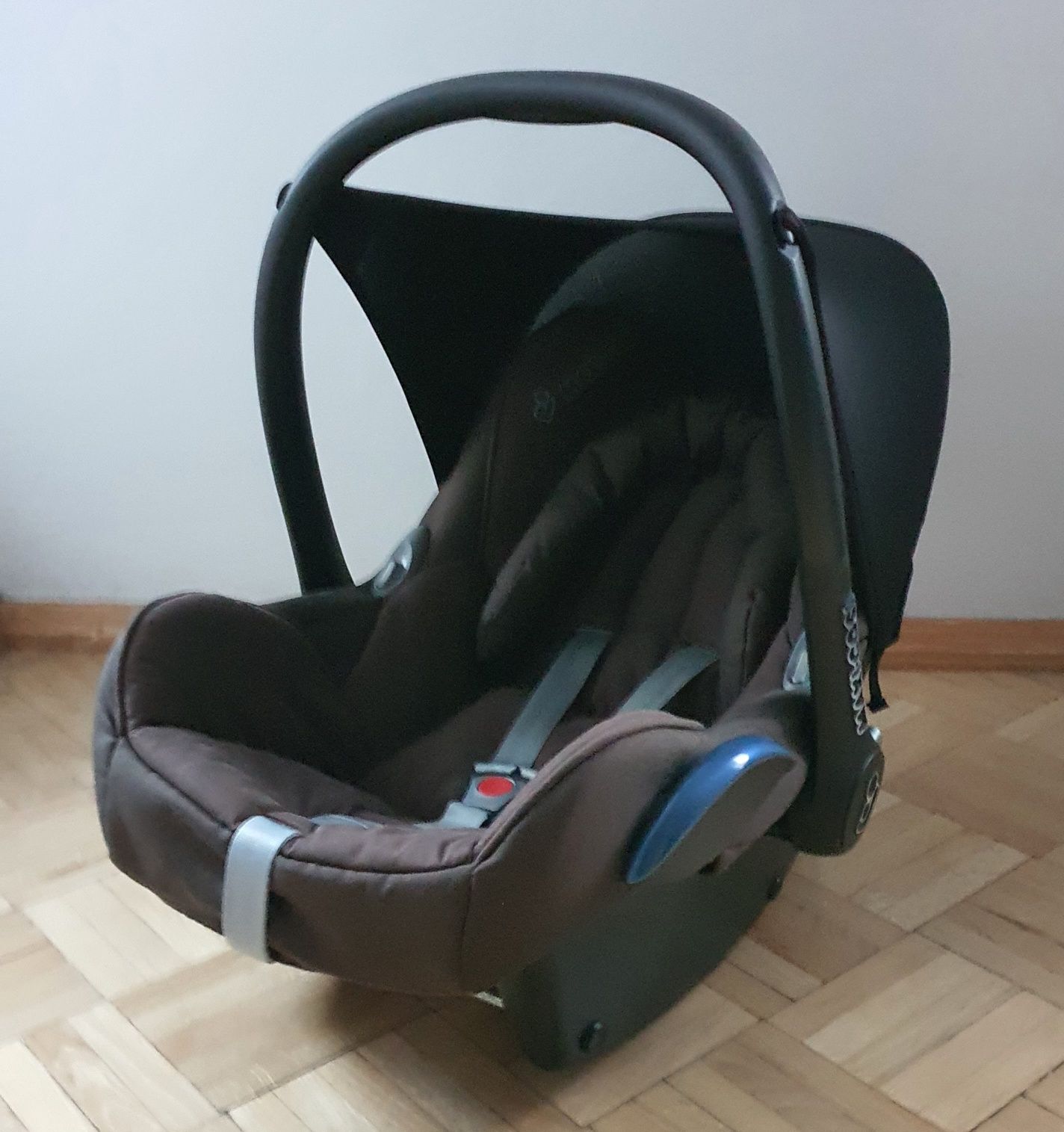 Maxi Cosi fotelik samochodowy, nosidełko 0-13 kg brązowy