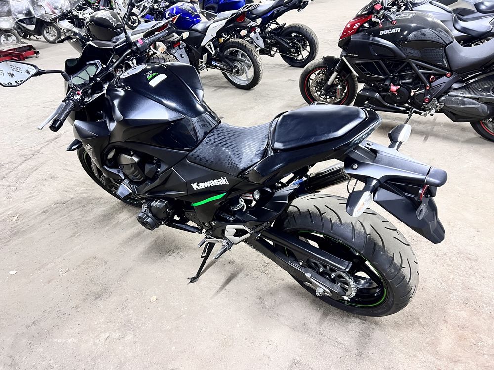 Японський мотоцикл kawasaki Z800 4 циліндра без пробігу по Україні