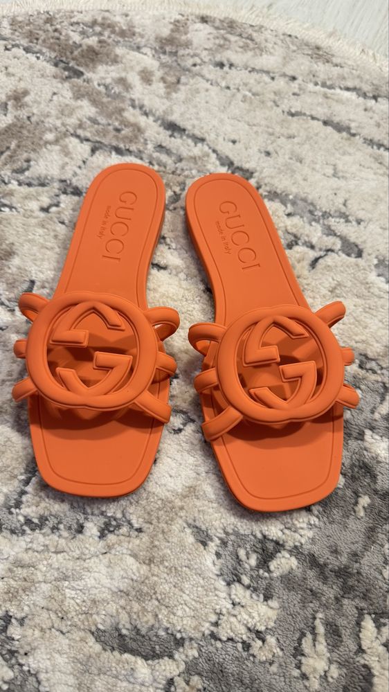 Шлепки, тапки пляжные Gucci Гуччи