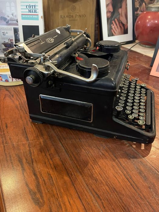 Máquina de escrever antiga