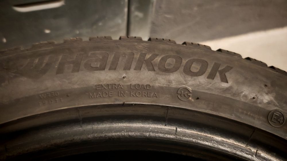 Hankook Winter iCept Evo3 245/45/18 100V - 4 opony
