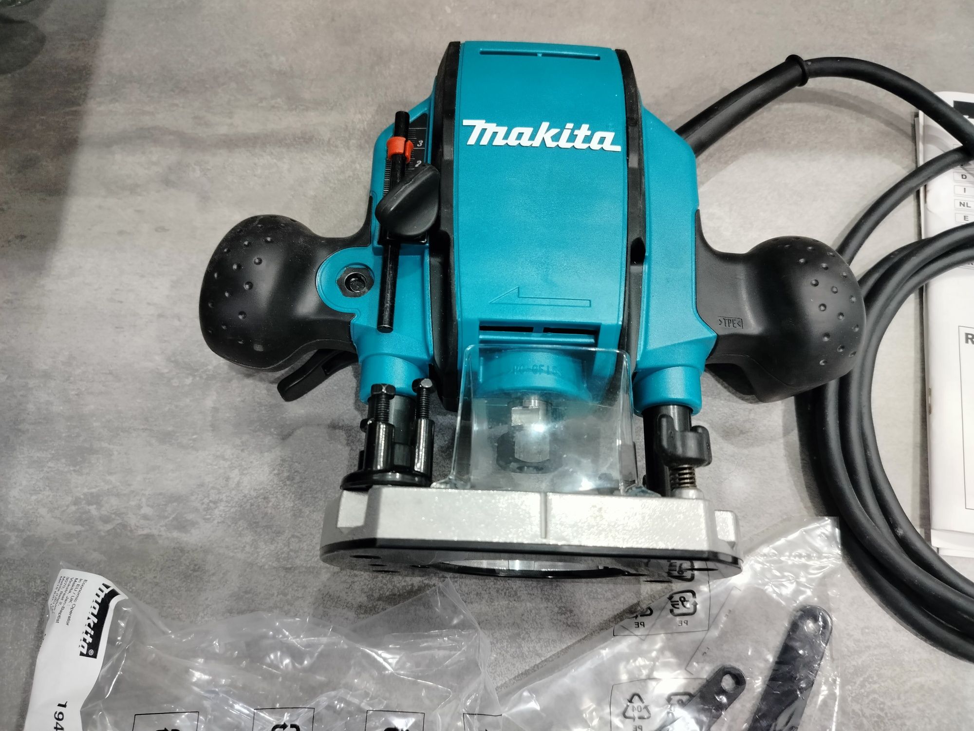 Frezarka Makita RP0900 Makpac Nowa