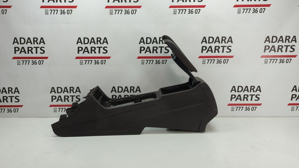 Подлокотник консоли для Volkswagen Touareg 2010-2014