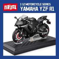 Масштабна модель мотоцикла YAMAHA YZF-R6