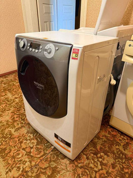 Пральна машина Hotpoint Ariston Aqualtis 6 кг Стиральна машинка