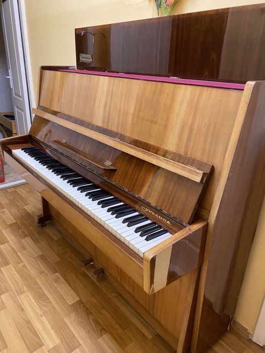Продам піаніно Україна