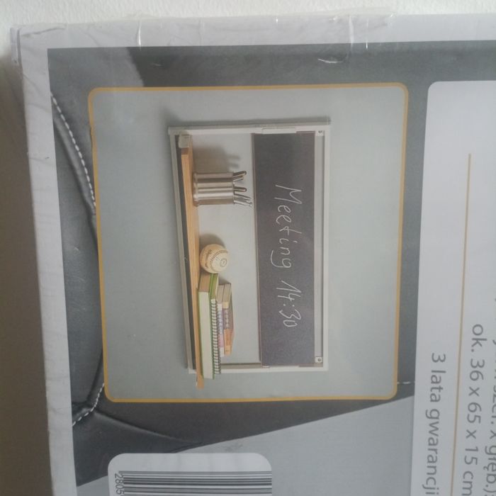 Nowy regał z półkami