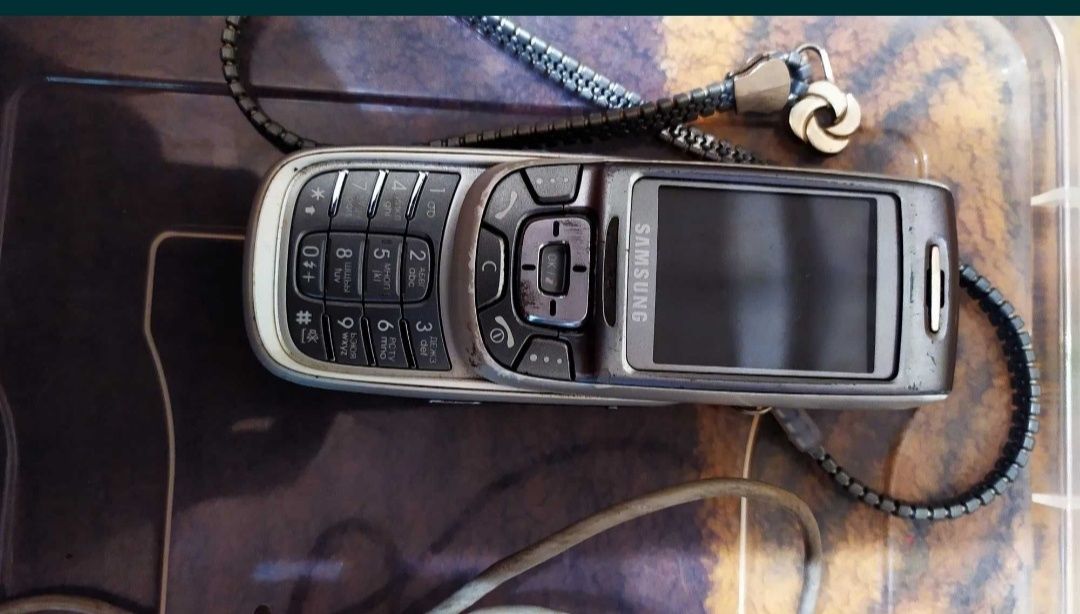 Мобільний телефон Самсунг