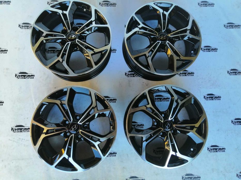 Felgi aluminiowe 5 x 114.3 R 17 Alufelgi oryginalne Carbonado Hyundai