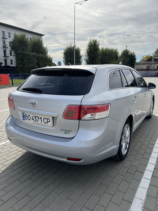 Продам тойоту авенсіс  в хорошому стані, детальна інформація по номеру