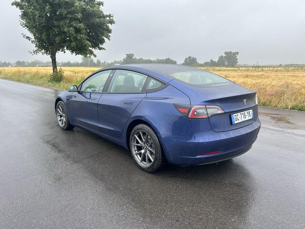 Tesla model 3 standard range plus