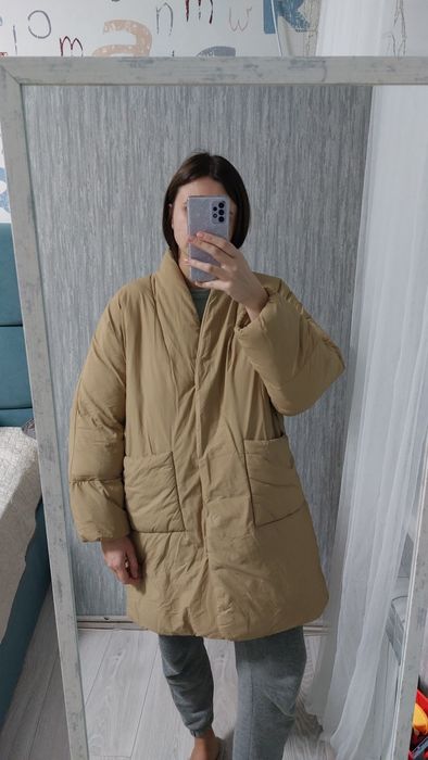 Тепла жіноча куртка Zara розмір м