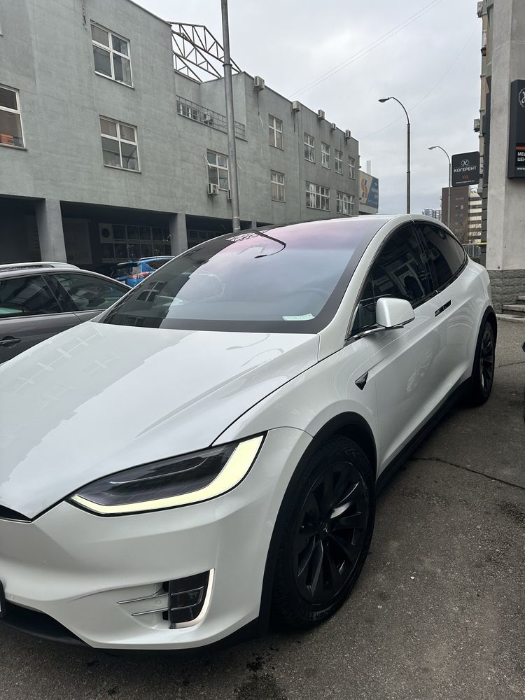 Tesla Model X Long Range Plus чистий 2020 рік Raven ідеал