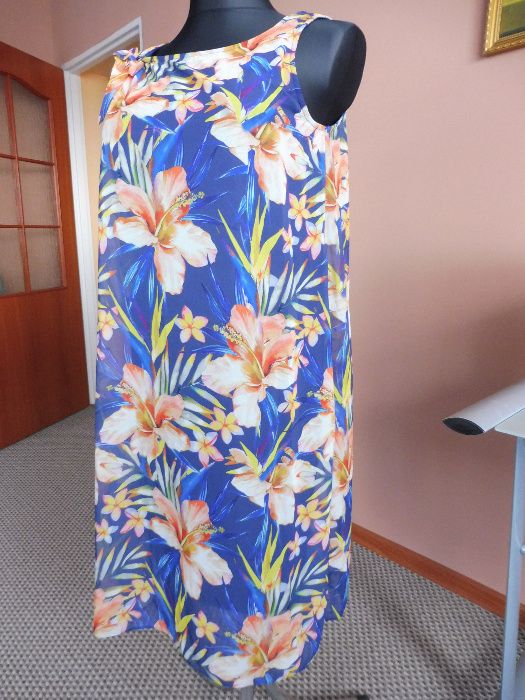 Szyfonowa sukienka w kwiaty, rozmiar 44