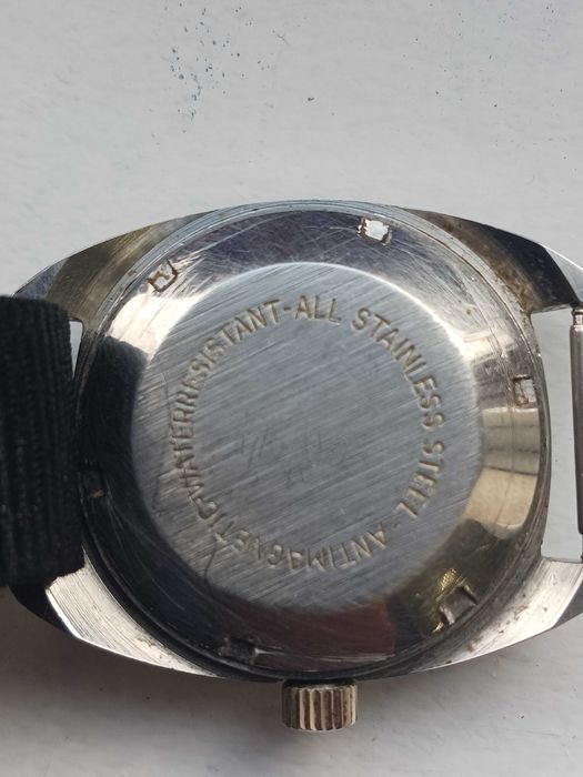 Relógio Witt - Corda Manual - Caixa em Aço - 35mm