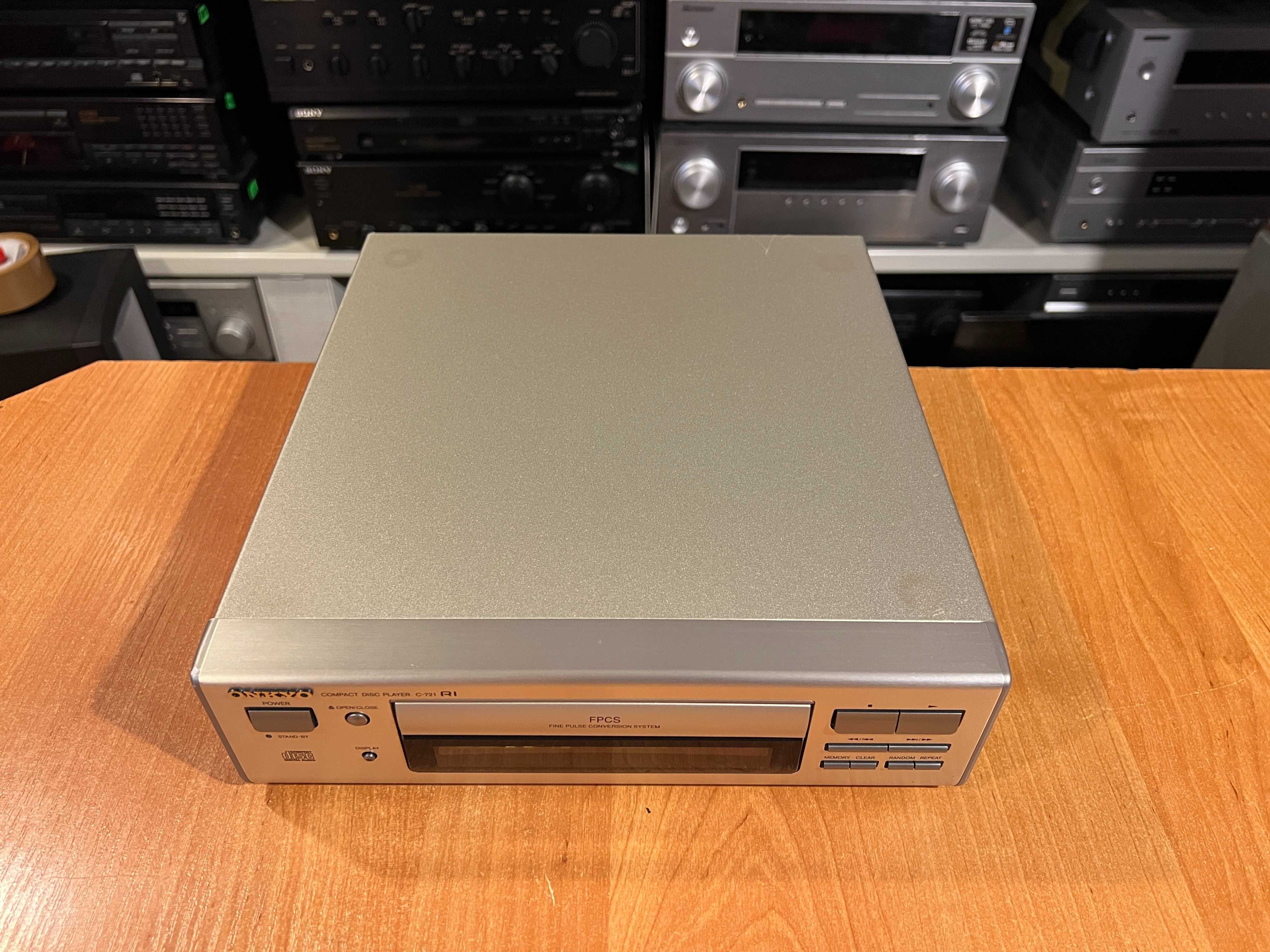Odtwarzacz płyt CD Onkyo C-721 Audio Room