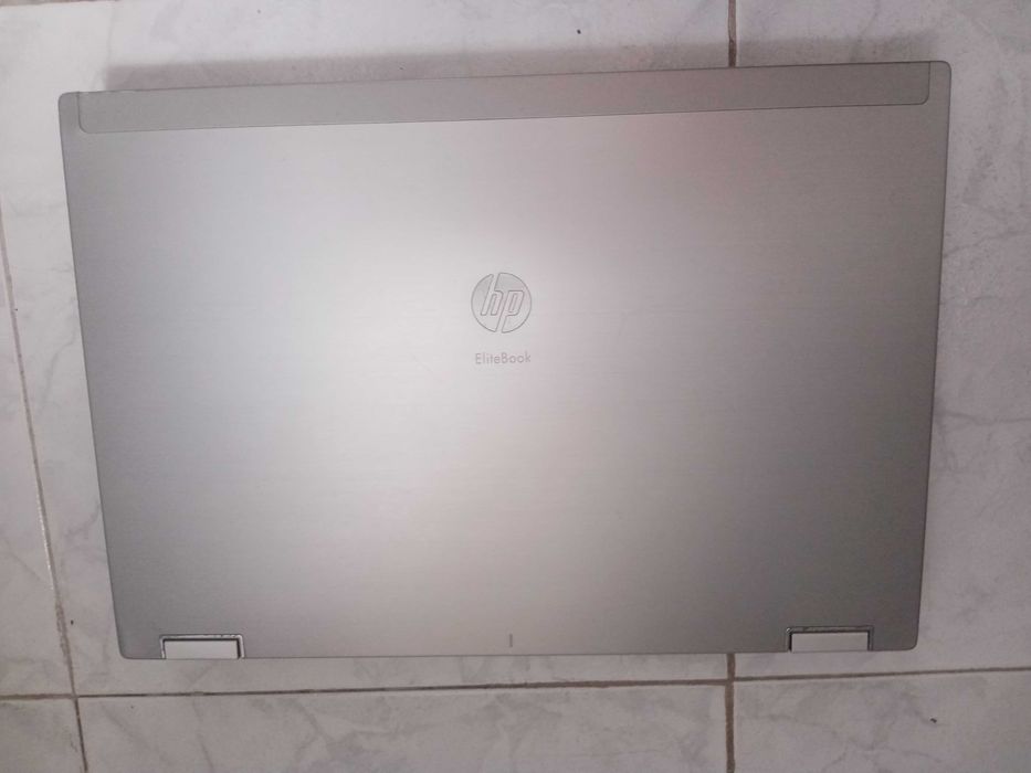 Portátil HP i5 Modelo 8440P
