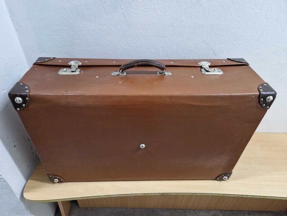 Продам чемодан  фірми Бебеля 1955 року