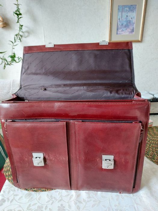 Чоловічий шкіряний портфель