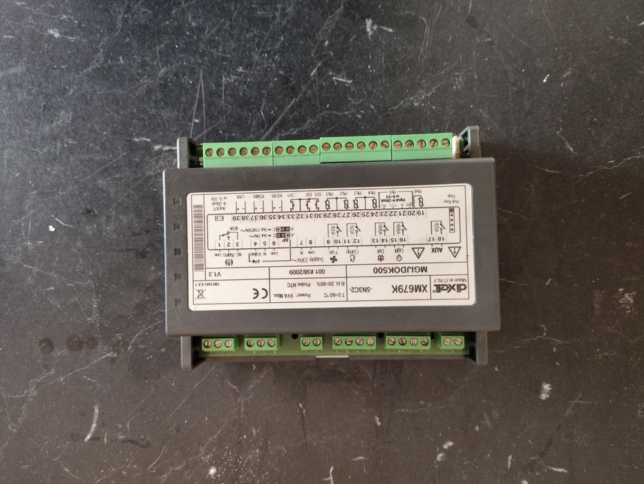 Controlador Dixell XM679K