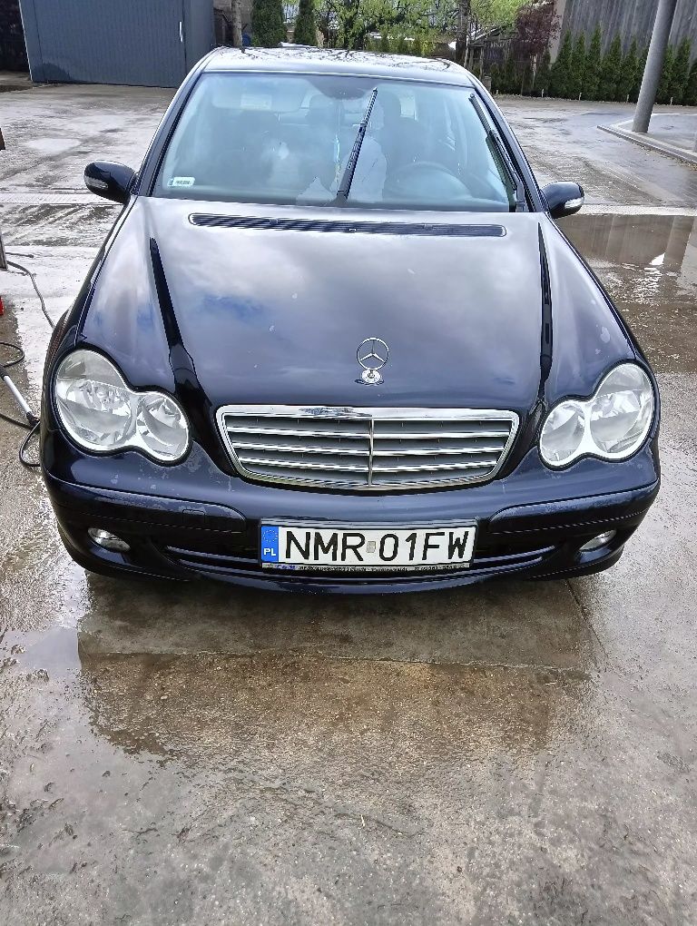 Sprzedam Mercedesa c klasę