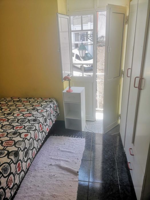 Apartamento T0 poucos minutos pólo principal